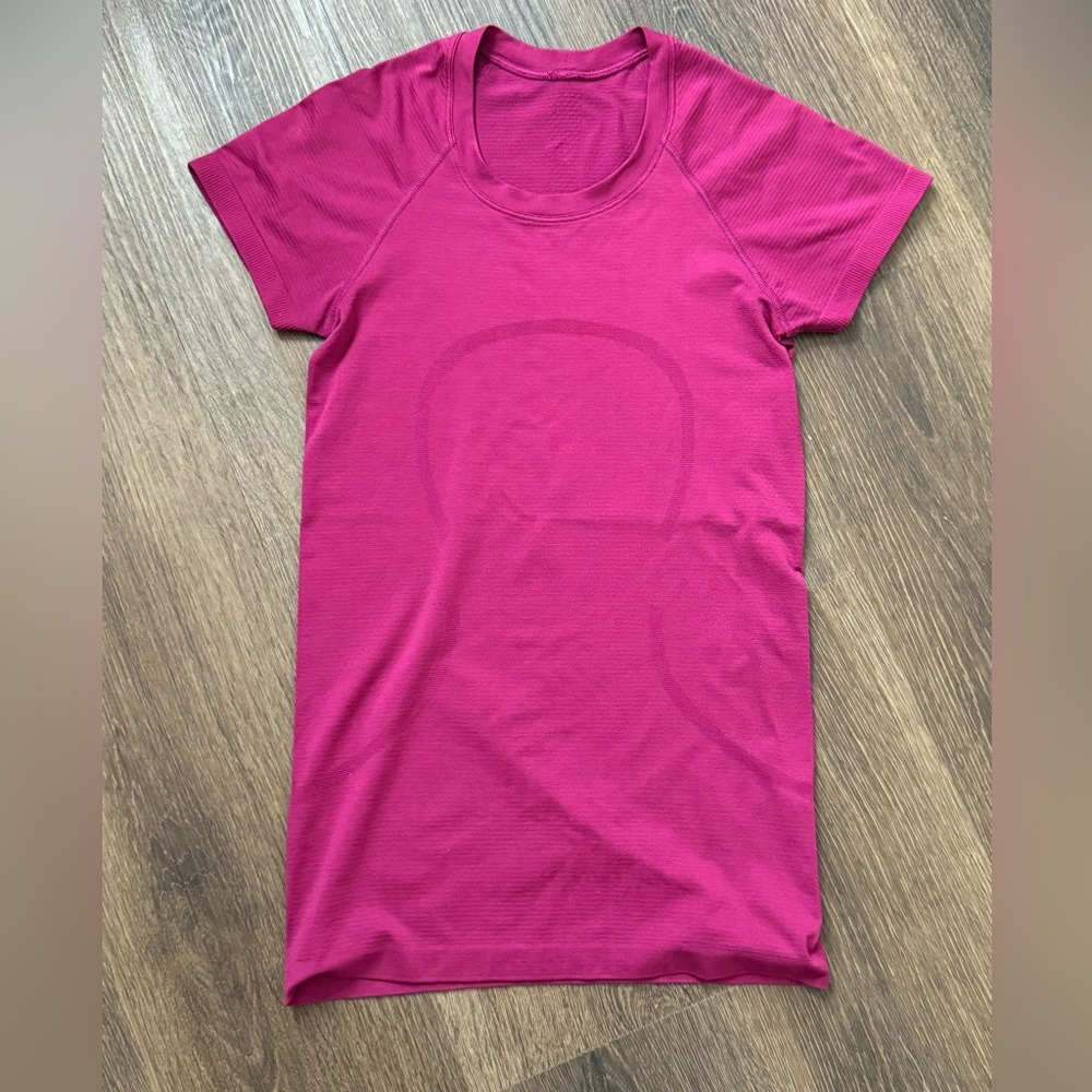 Lululemon swiftly tech short sleeve shirt size 4 deep purple.